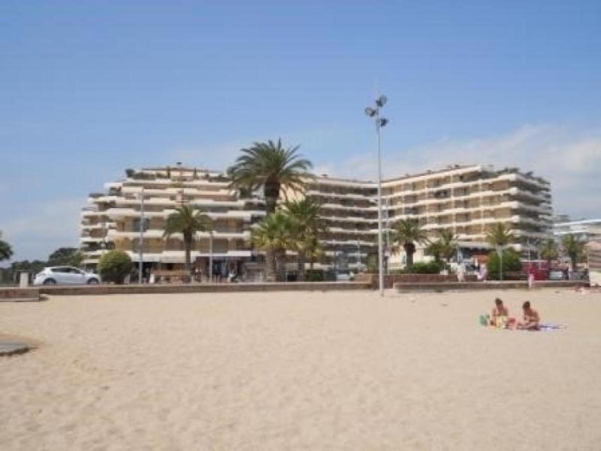 Studio Cabine A 200M De Port Frejus, Plage, Commerces, Terrasse, 4 Couchages, Menage Inclus - Fr-1-226A-31 Exterior photo